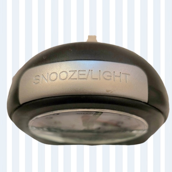 Sharp Quart Analog Arch Alarm Clock - Picture 2 of 4